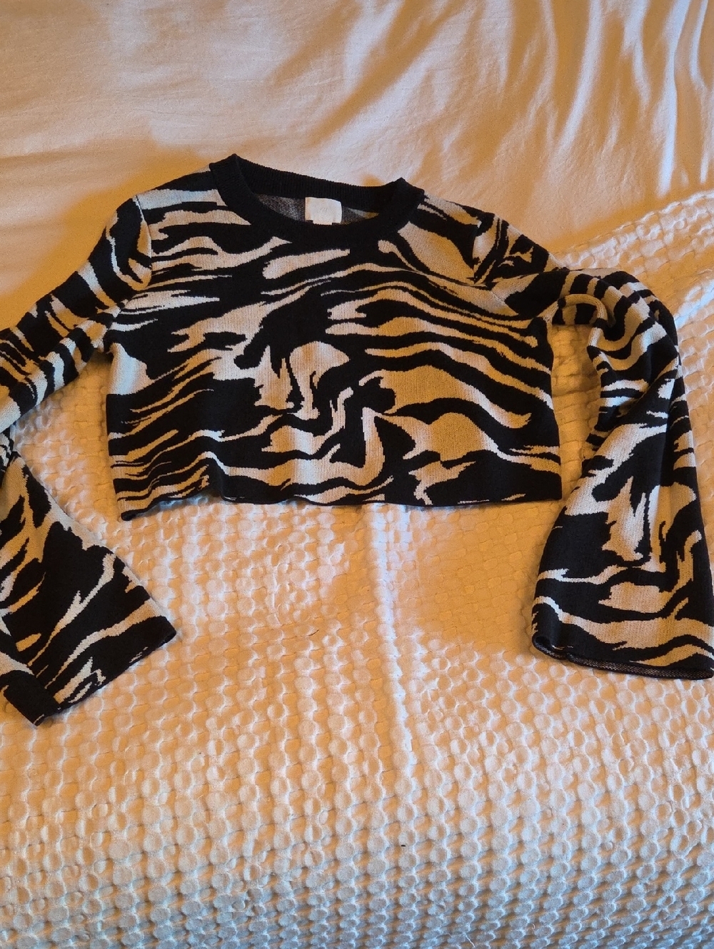 Black & Cream Zebra-Print Cropped Sweater Top Lg